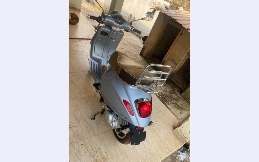 2022-vespa-scooter